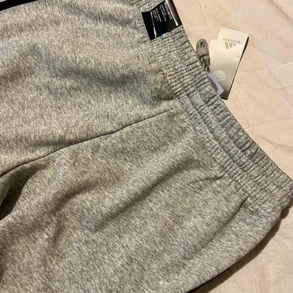 Men's Adidas Essentials Fleece Pants (Gray) - Picture 5 of 5